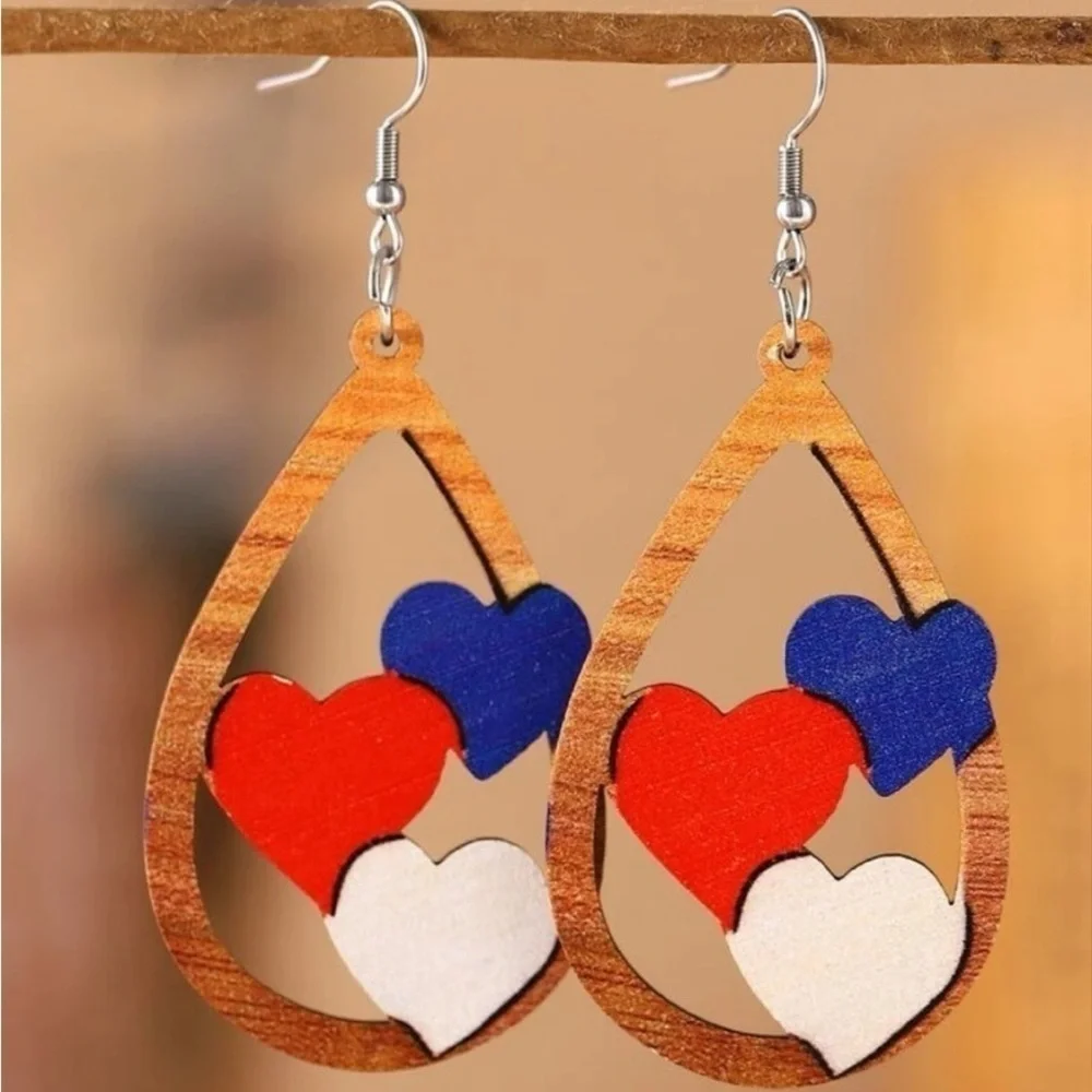 Patriotic Red White Blue Heart Earrings BRAND NEW - Picture 2 of 3